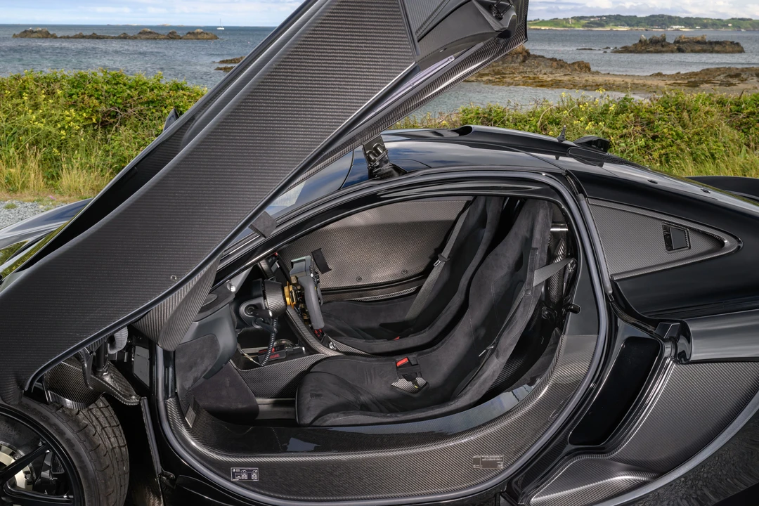 2015 McLaren P1 - Image 18 of 31