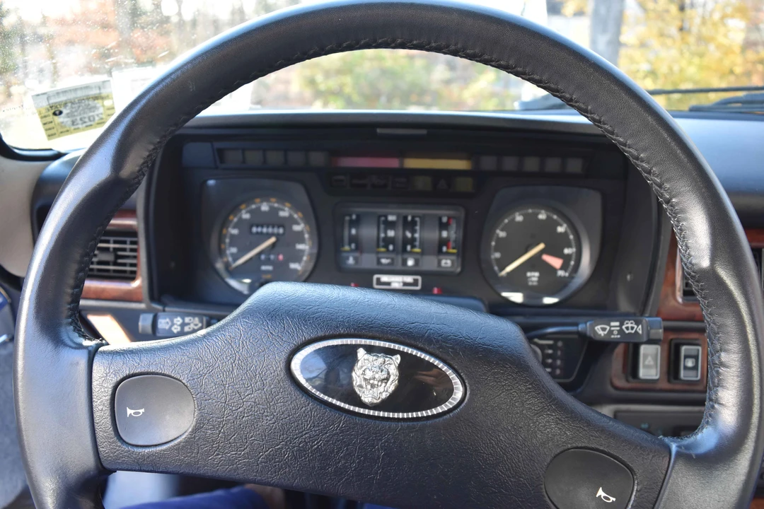 1989 Jaguar XJS Convertible - Image 27 of 31