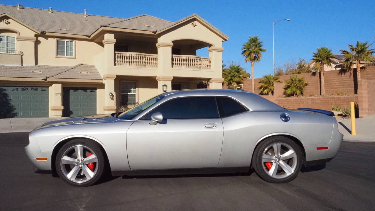 2008 Dodge Challenger SRT8 & 392 3rd Gen - Image 9 of 31