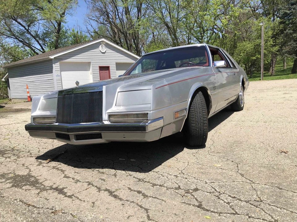 1981 Chrysler Imperial - Image 5 of 31
