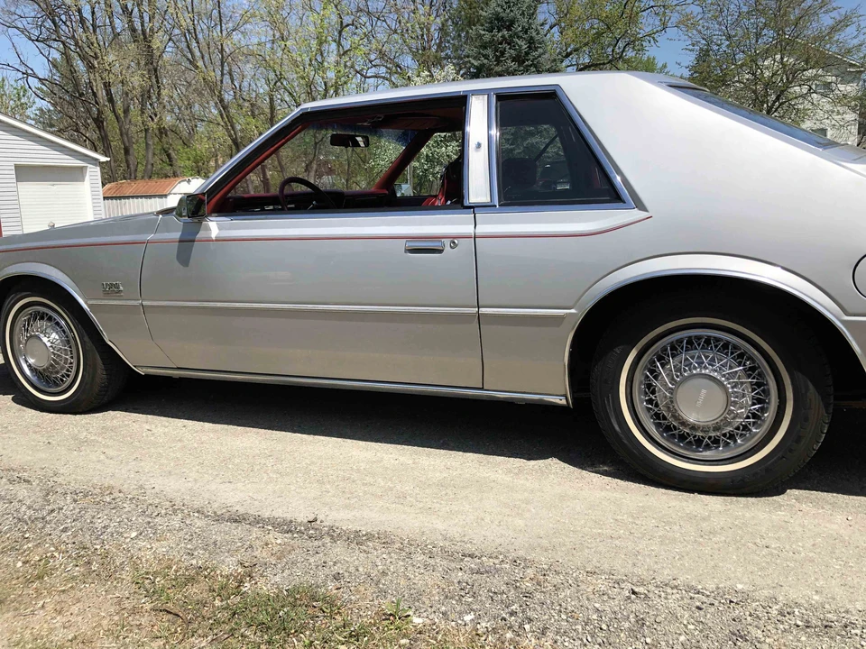 1981 Chrysler Imperial - Image 25 of 31