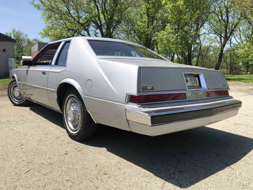 1981 Chrysler Imperial - Image 8 of 31