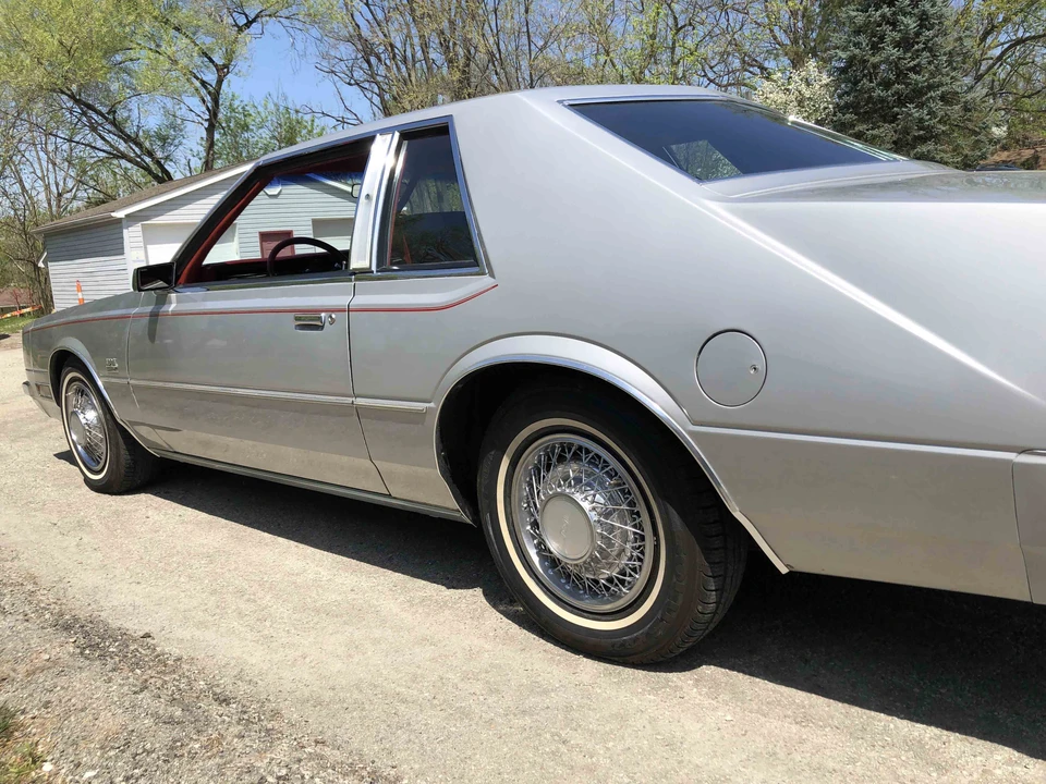 1981 Chrysler Imperial - Image 24 of 31