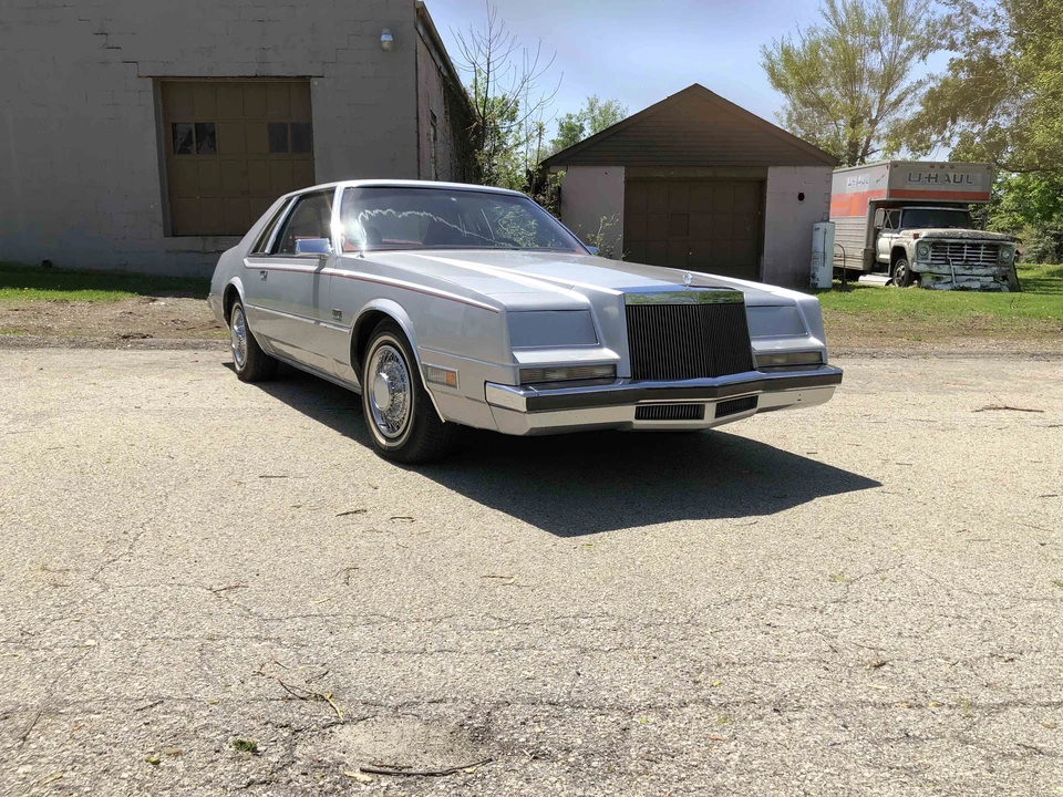 1981 Chrysler Imperial - Image 2 of 31