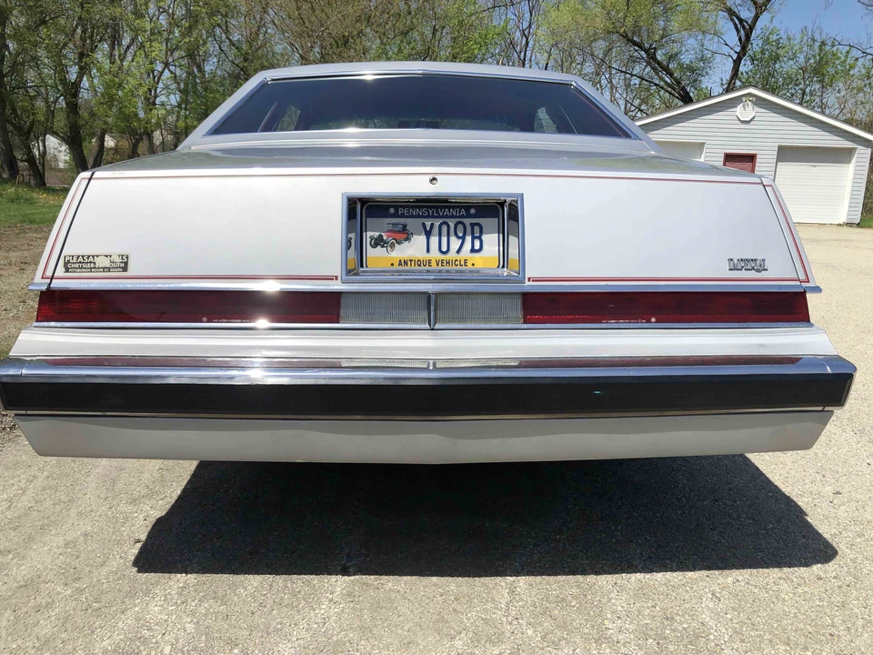 1981 Chrysler Imperial - Image 11 of 31
