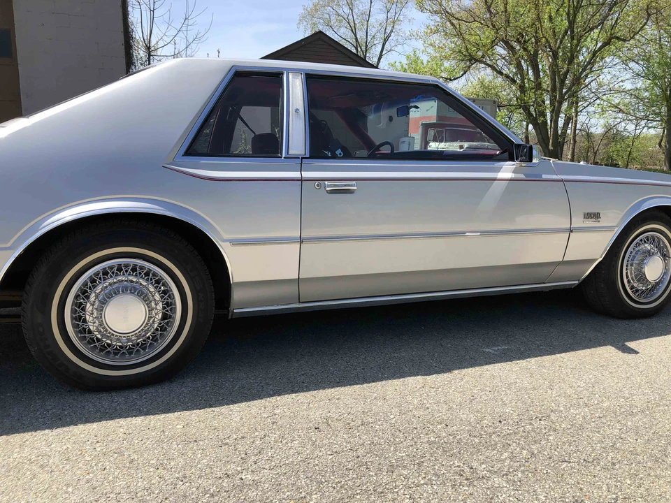 1981 Chrysler Imperial - Image 22 of 31