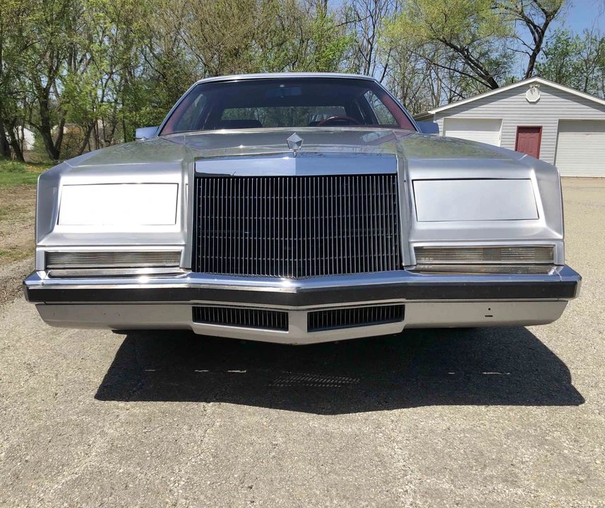 1981 Chrysler Imperial - Image 3 of 31