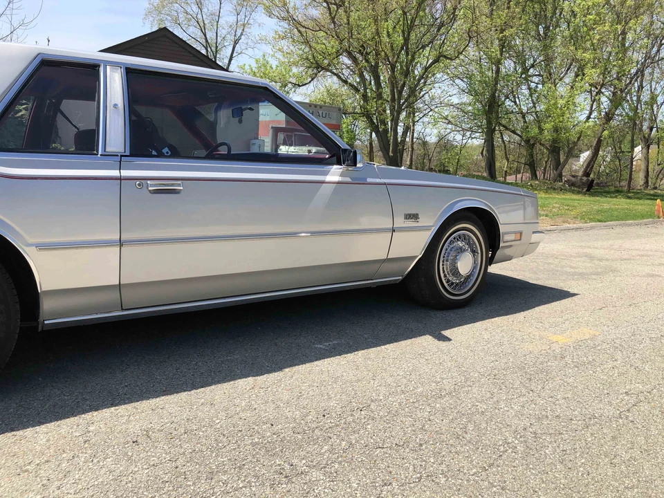 1981 Chrysler Imperial - Image 23 of 31