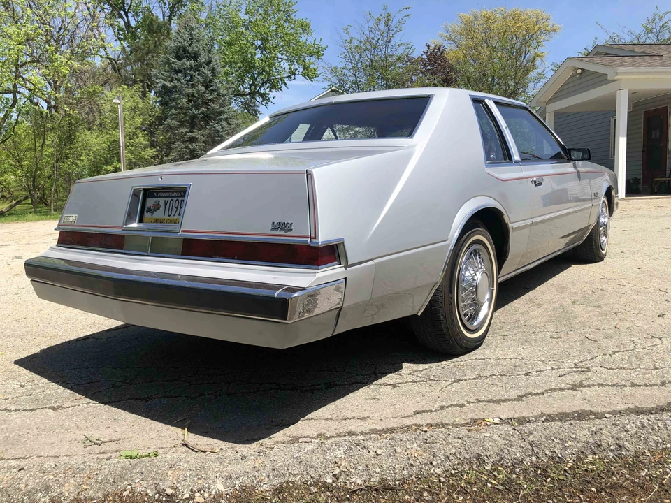 1981 Chrysler Imperial - Image 13 of 31