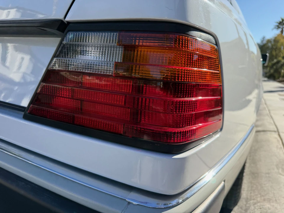 1990 Mercedes-Benz W124 E-Class - Image 20 of 31