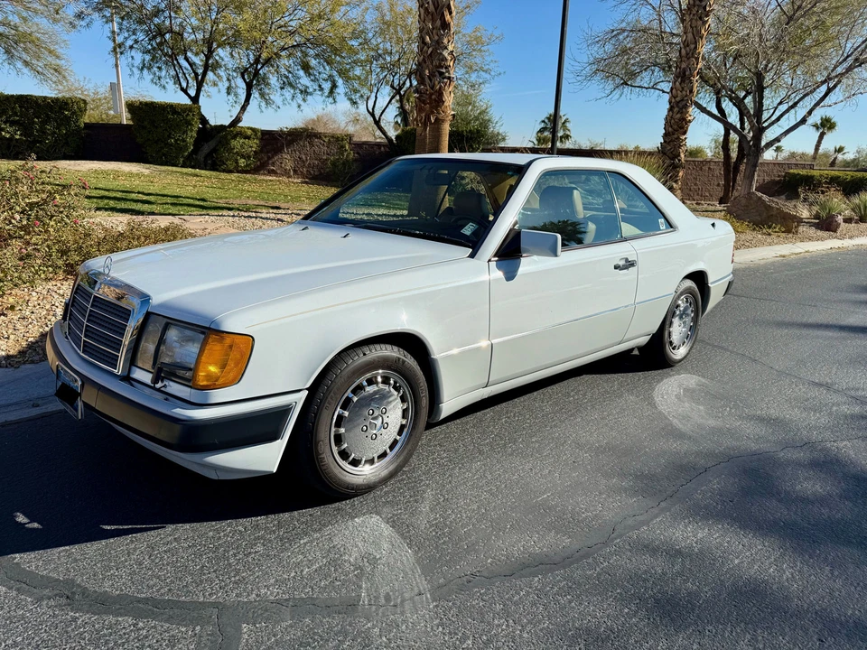 1990 Mercedes-Benz W124 E-Class - Image 2 of 31