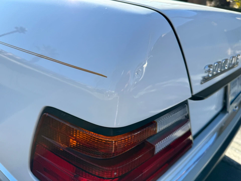 1990 Mercedes-Benz W124 E-Class - Image 23 of 31