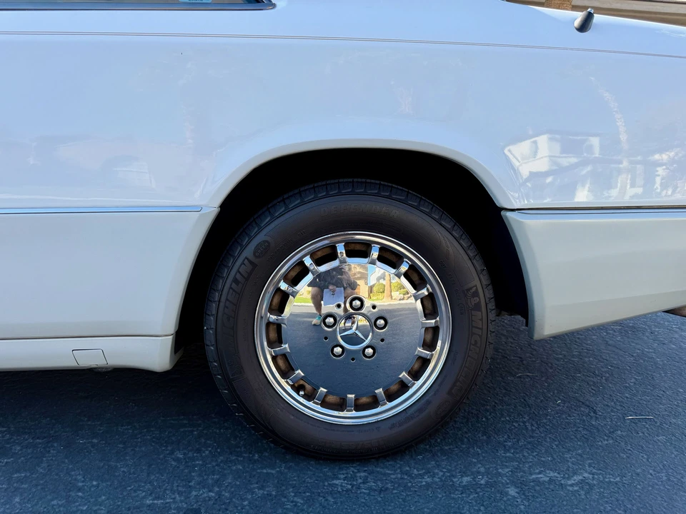 1990 Mercedes-Benz W124 E-Class - Image 11 of 31