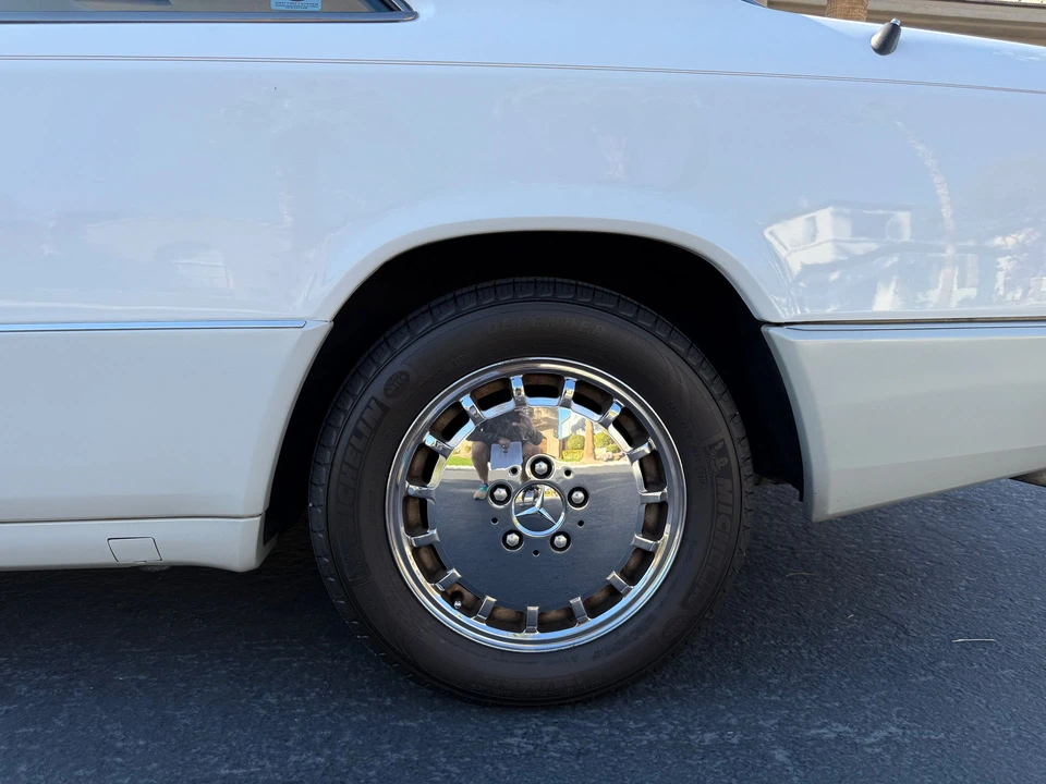 1990 Mercedes-Benz W124 E-Class - Image 10 of 31