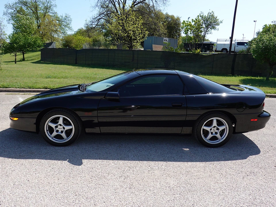 1996 Chevrolet Camaro SS 4th Gen - Image 4 of 31