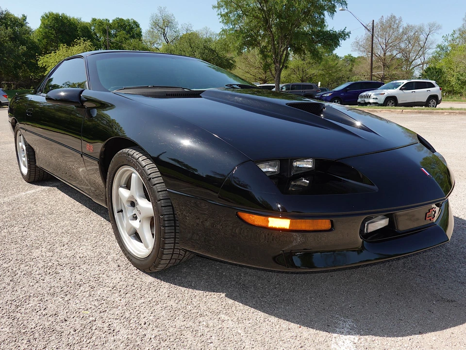 1996 Chevrolet Camaro SS 4th Gen - Image 9 of 31