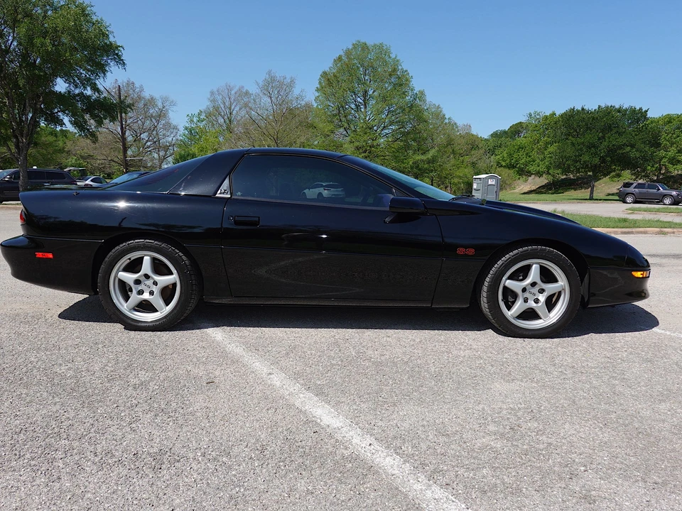 1996 Chevrolet Camaro SS 4th Gen - Image 16 of 31