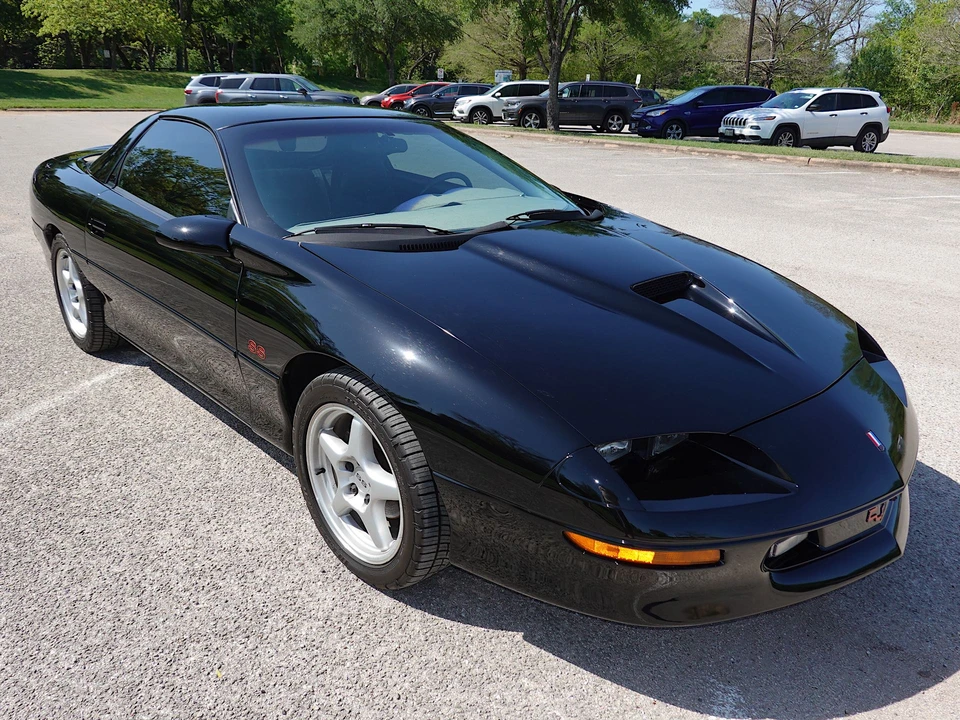1996 Chevrolet Camaro SS 4th Gen - Image 2 of 31