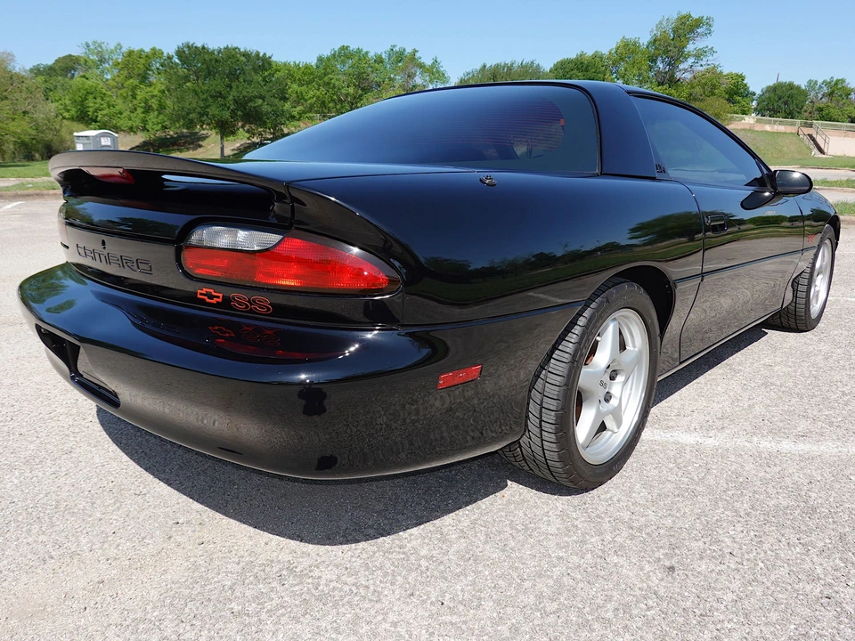 1996 Chevrolet Camaro SS 4th Gen - Image 15 of 31
