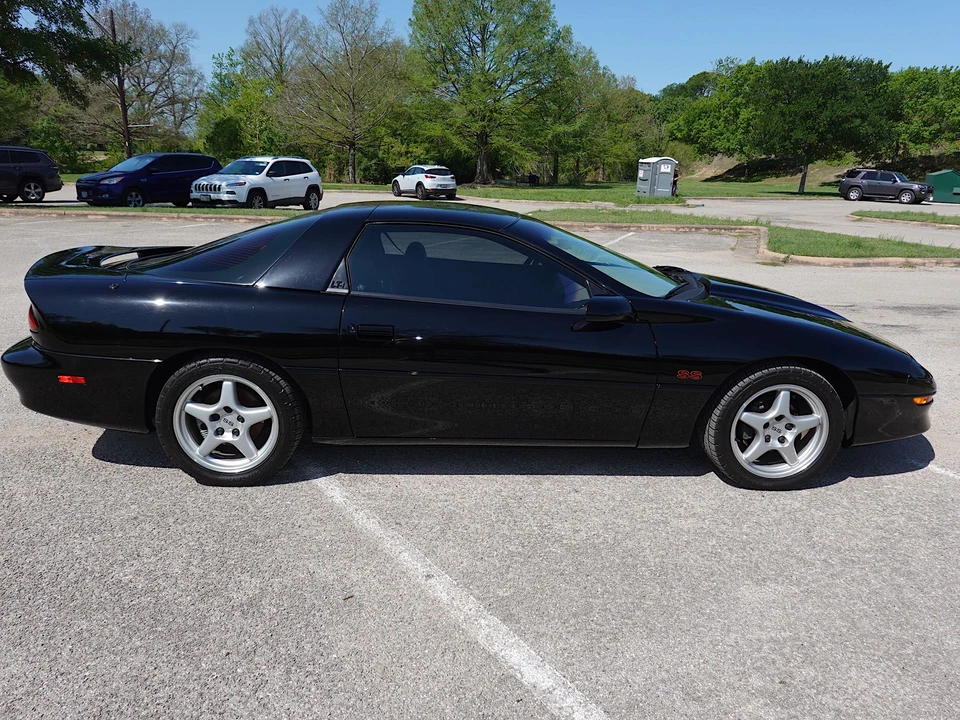 1996 Chevrolet Camaro SS 4th Gen - Image 8 of 31