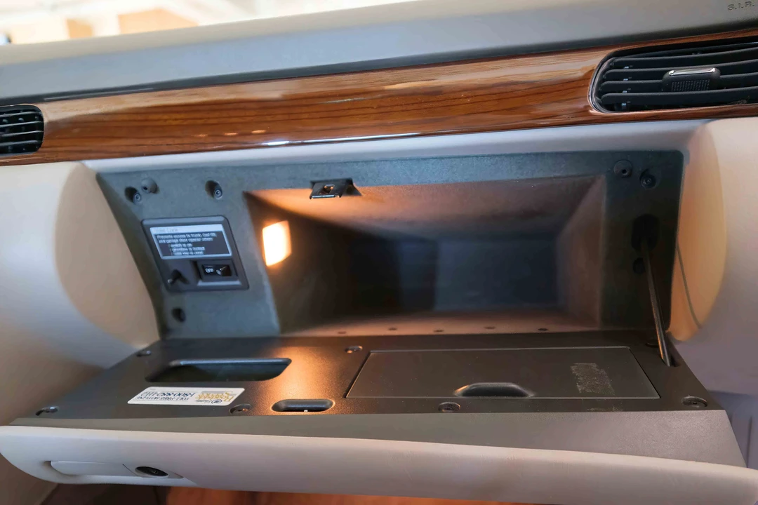 1998 Cadillac Seville - Image 31 of 31
