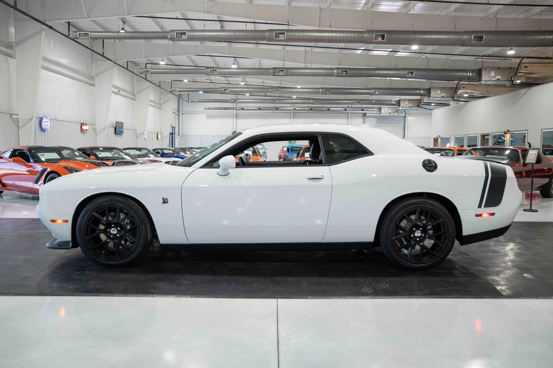 2015 Dodge Challenger SRT8 & 392 3rd Gen - Image 4 of 31
