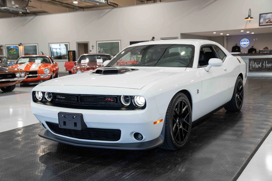 2015 Dodge Challenger SRT8 & 392 3rd Gen - Image 3 of 31