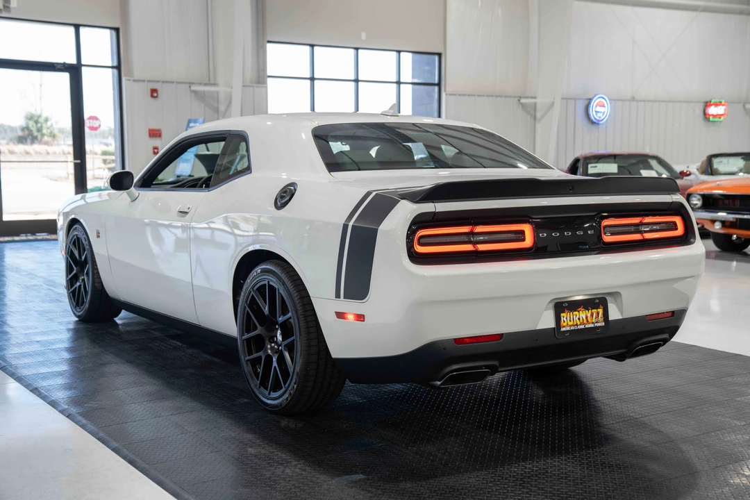 2015 Dodge Challenger SRT8 & 392 3rd Gen - Image 5 of 31