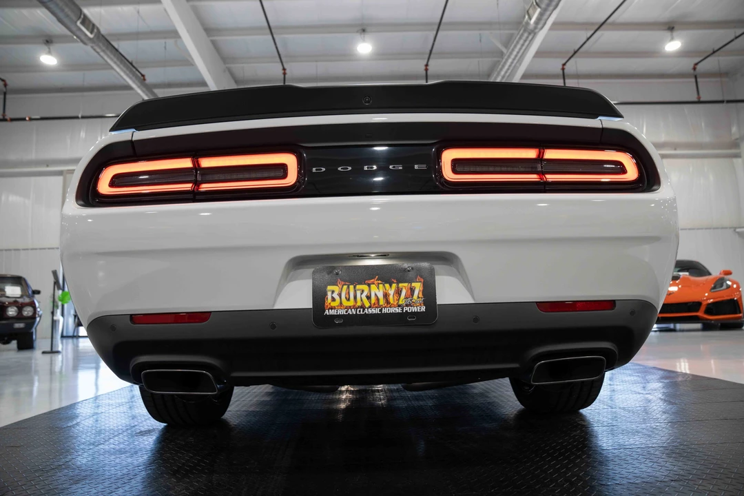 2015 Dodge Challenger SRT8 & 392 3rd Gen - Image 21 of 31