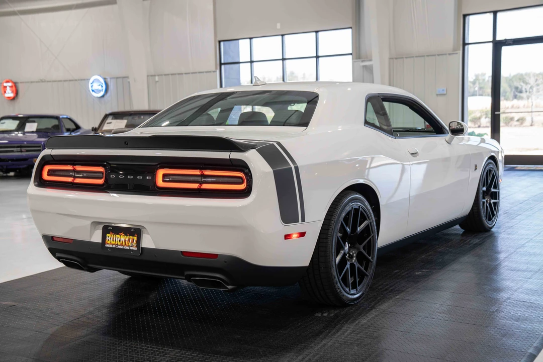 2015 Dodge Challenger SRT8 & 392 3rd Gen - Image 7 of 31