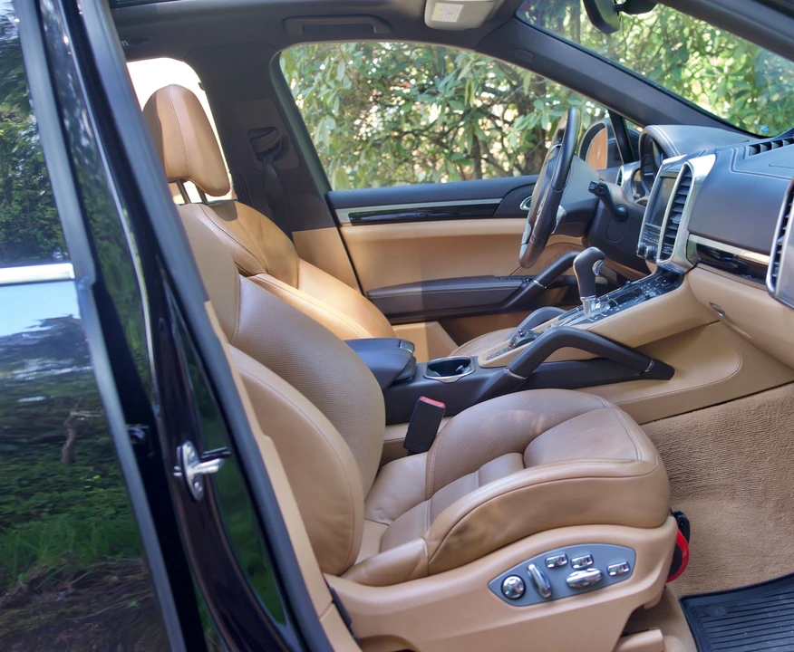 2011 Porsche 958 Cayenne S - Image 3 of 4