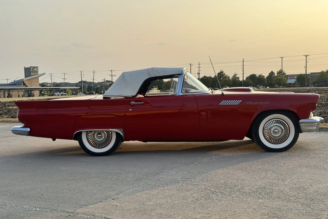 1957 Ford Thunderbird 1st Gen - Image 16 of 31