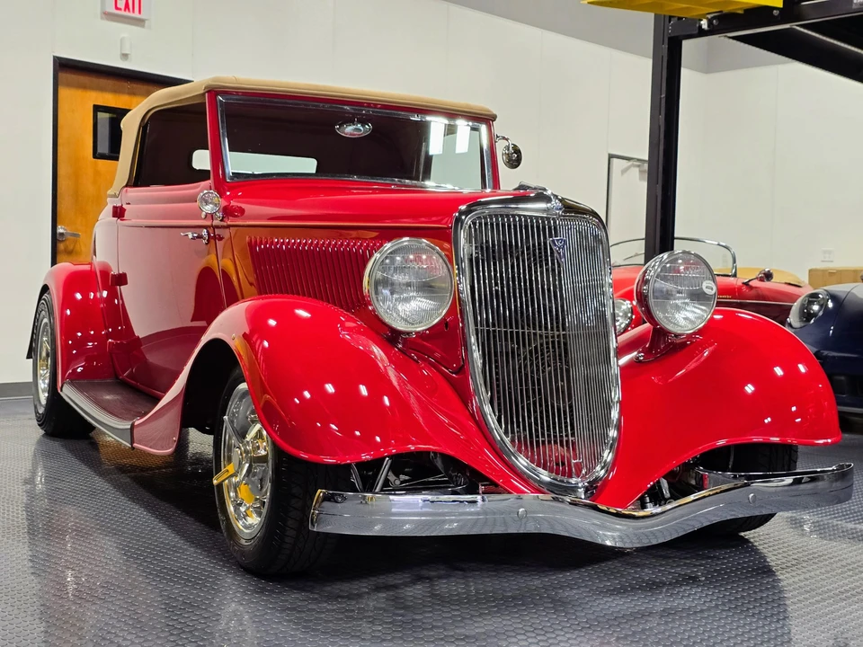 1934 Ford Model 18 & 40 - Image 29 of 31