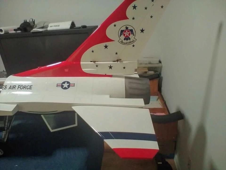 Parts & Memorabilia Scale Models - Image 4 of 9