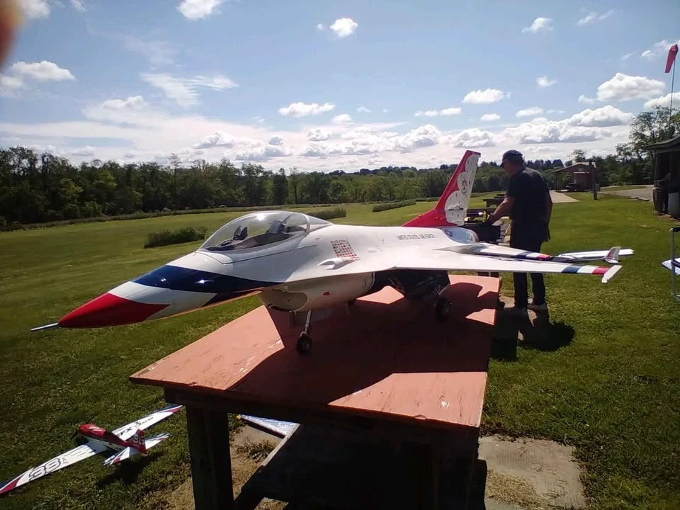 Parts & Memorabilia Scale Models - Image 3 of 9
