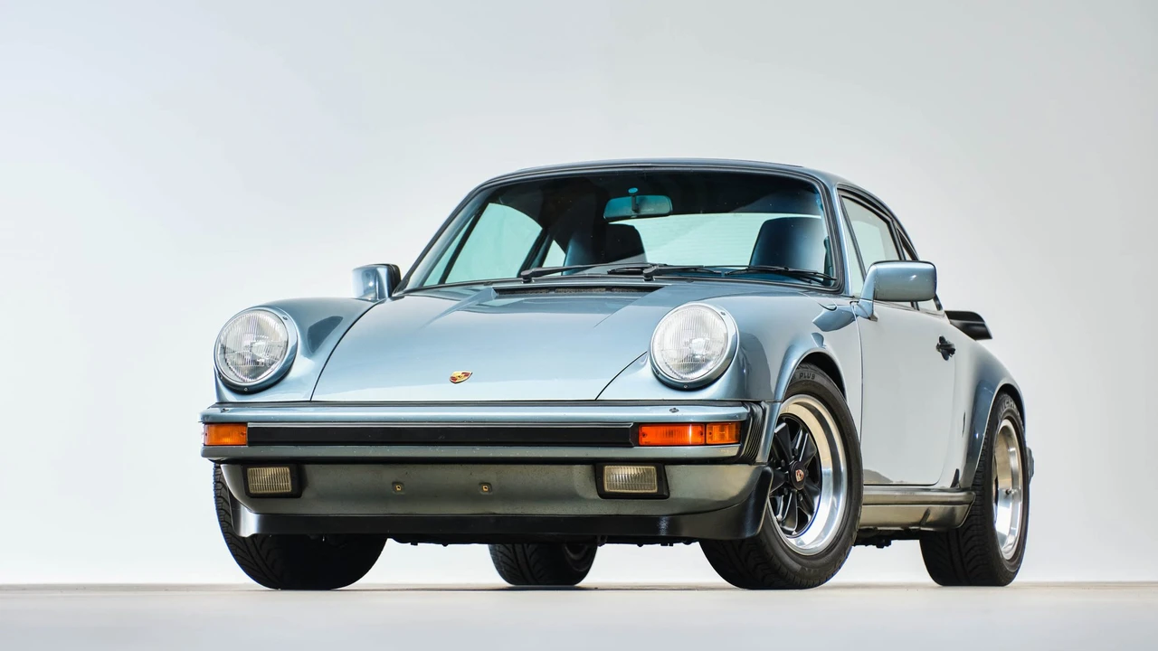 1985 Porsche 911 Carrera 3.2 - Image 2 of 31