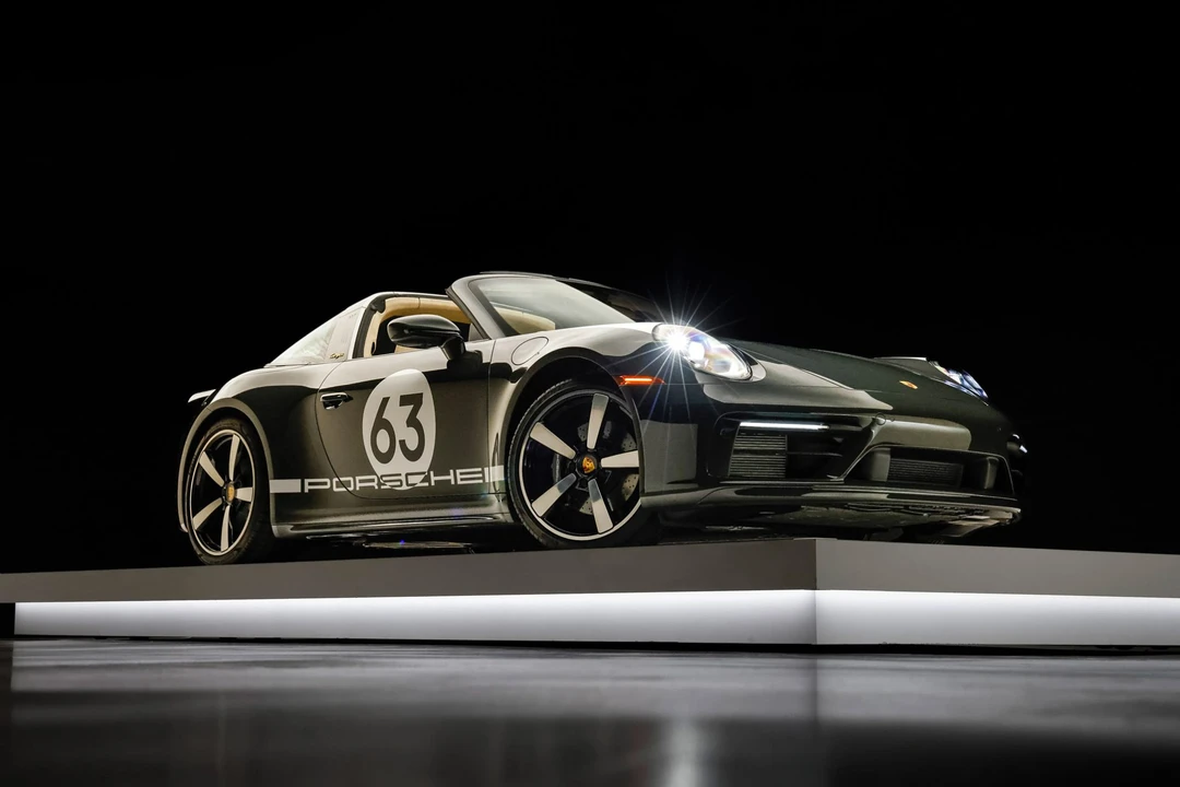 2021 Porsche 992 Targa 4 & 4S - Image 9 of 31