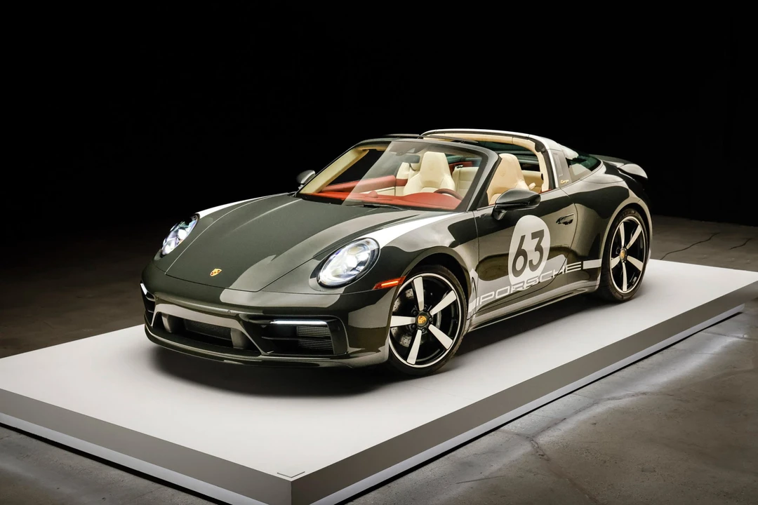2021 Porsche 992 Targa 4 & 4S - Image 2 of 31