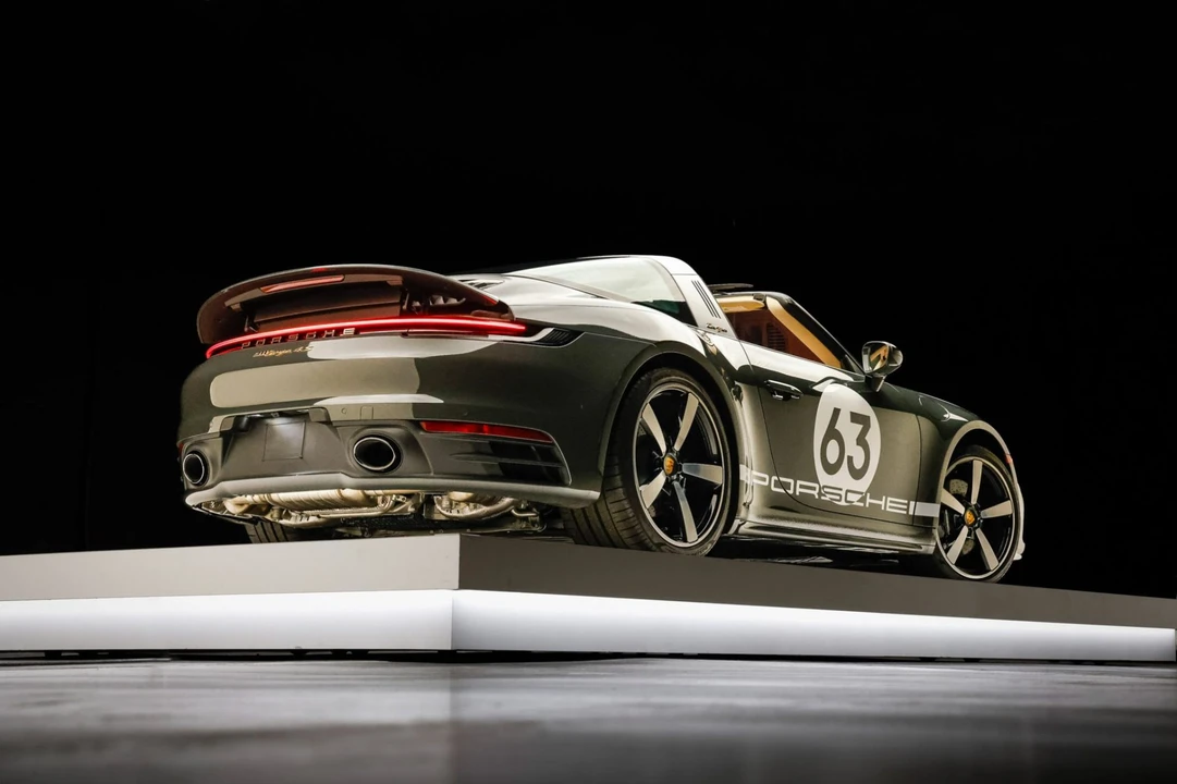2021 Porsche 992 Targa 4 & 4S - Image 2 of 7