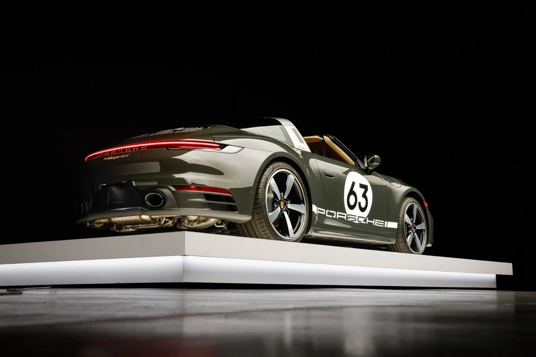 2021 Porsche 992 Targa 4 & 4S - Image 17 of 31