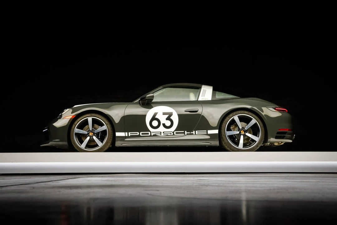 2021 Porsche 992 Targa 4 & 4S - Image 3 of 7