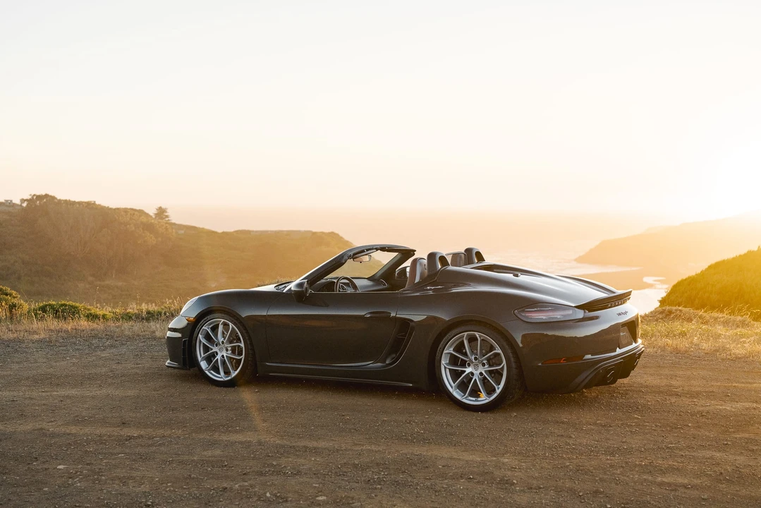 2022 Porsche 718 Boxster Spyder - Image 16 of 31