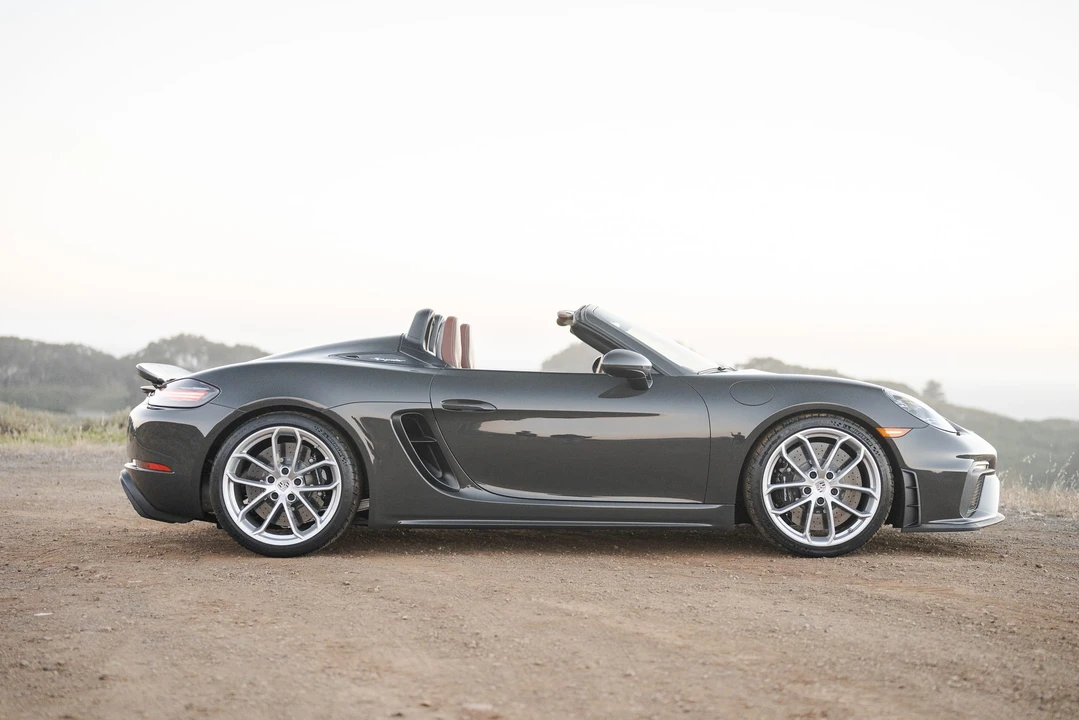 2022 Porsche 718 Boxster Spyder - Image 24 of 31