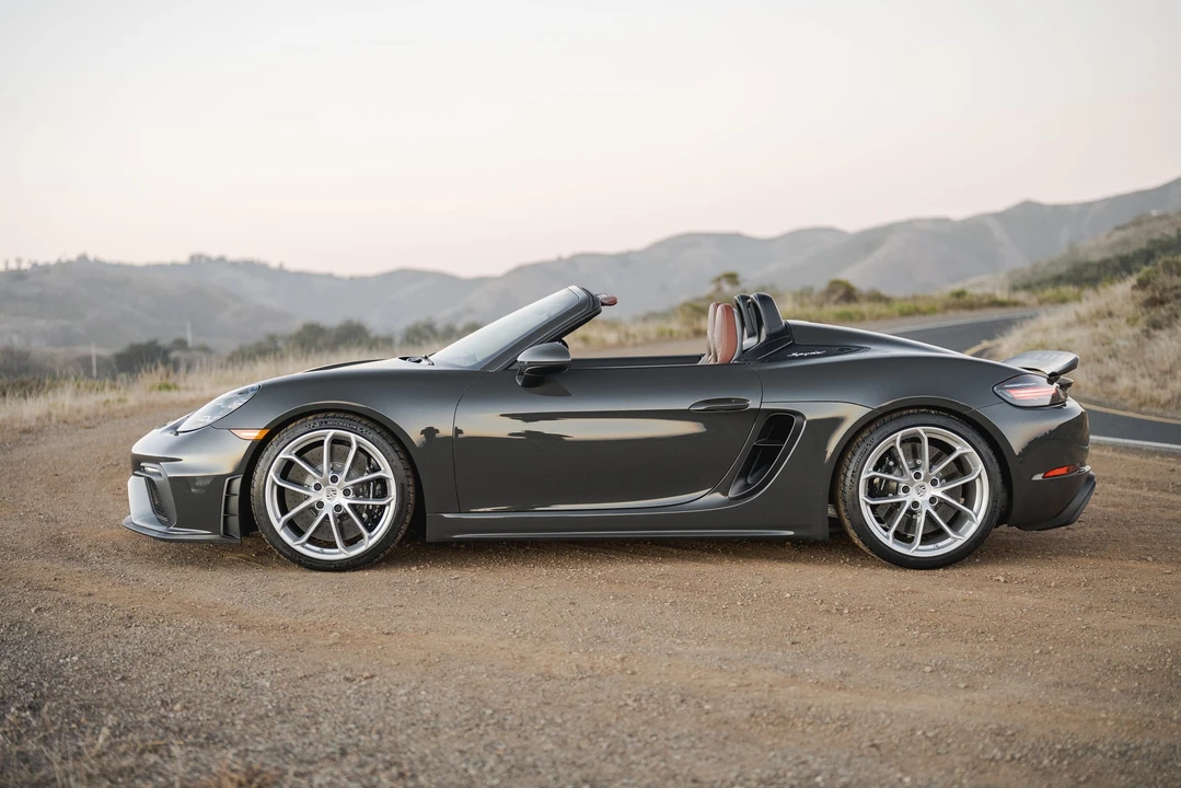 2022 Porsche 718 Boxster Spyder - Image 13 of 31