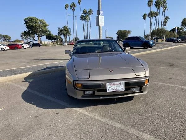 1984 Porsche 944 - Image 11 of 18