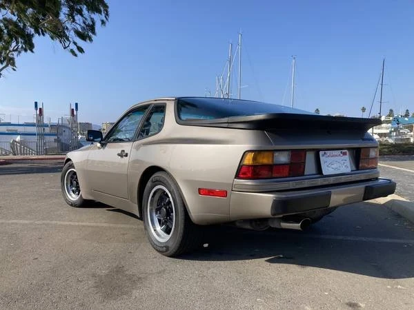 1984 Porsche 944 - Image 9 of 18