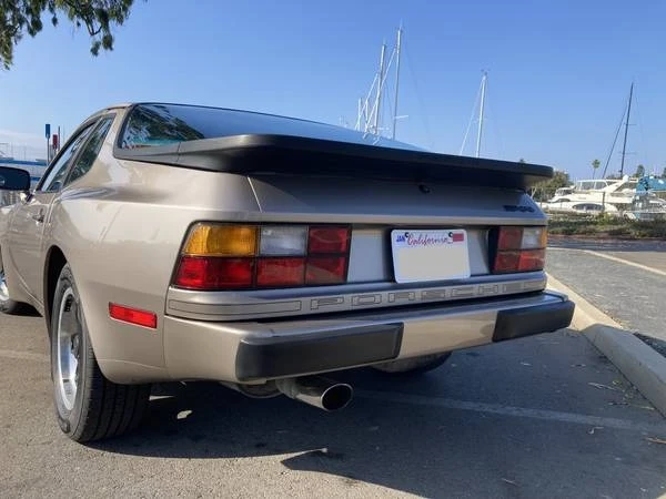 1984 Porsche 944 - Image 14 of 18