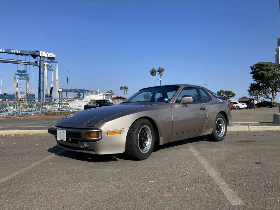 1984 Porsche 944 - Image 11 of 20