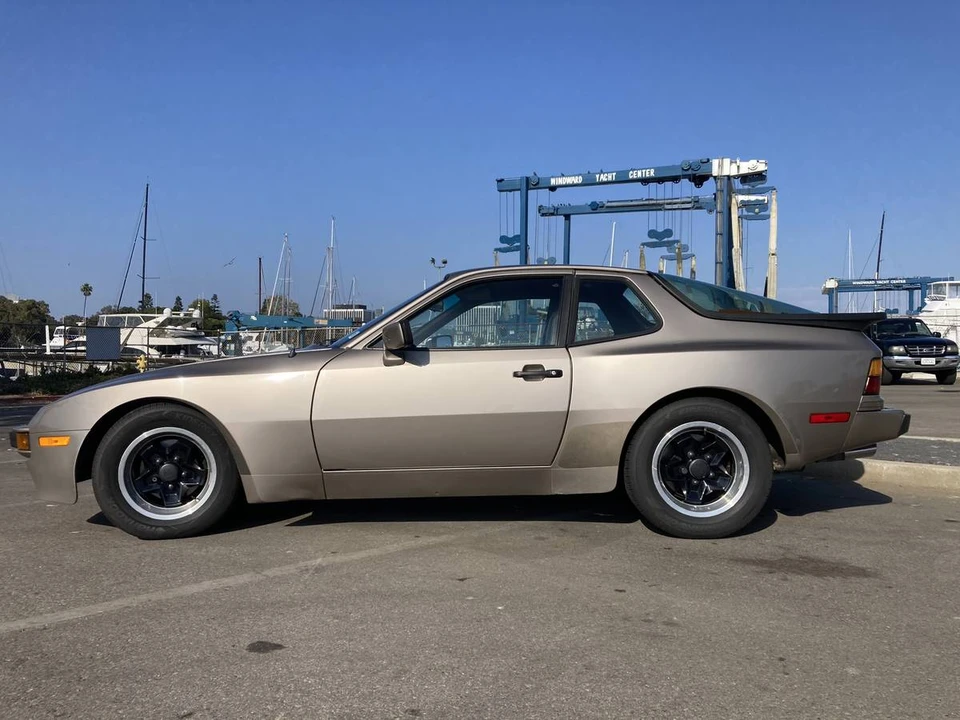 1984 Porsche 944 - Image 10 of 20