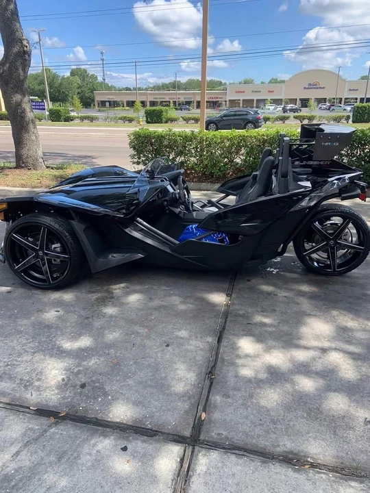 2019 Polaris Slingshot - Image 2 of 10